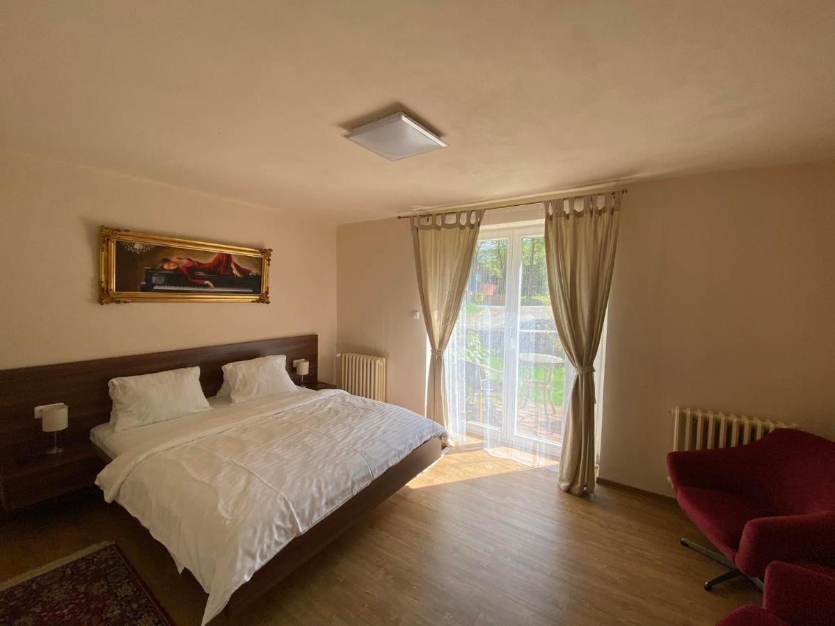 Hotel Zamecek Na Celadne Celadna Ngoại thất bức ảnh