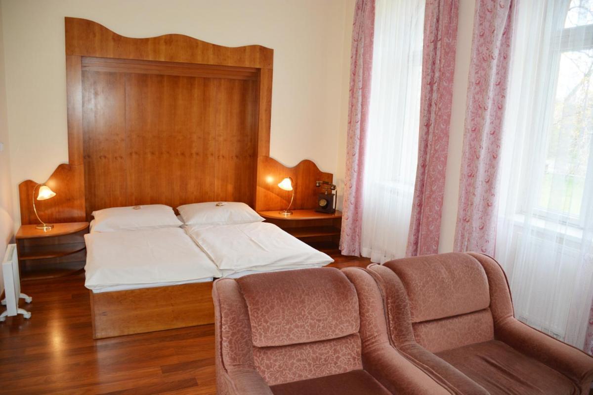 Hotel Zamecek Na Celadne Celadna Ngoại thất bức ảnh
