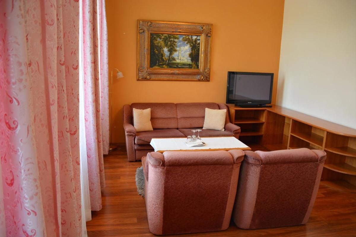 Hotel Zamecek Na Celadne Celadna Ngoại thất bức ảnh