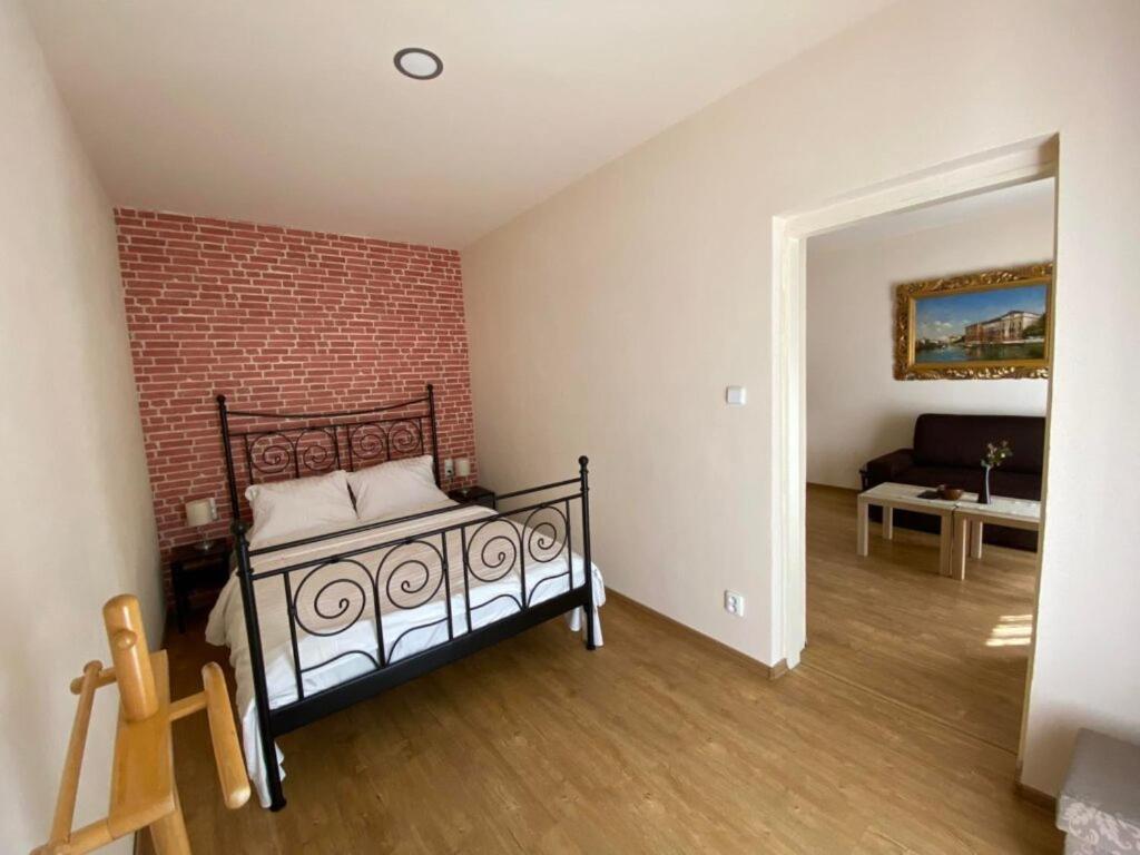 Hotel Zamecek Na Celadne Celadna Ngoại thất bức ảnh